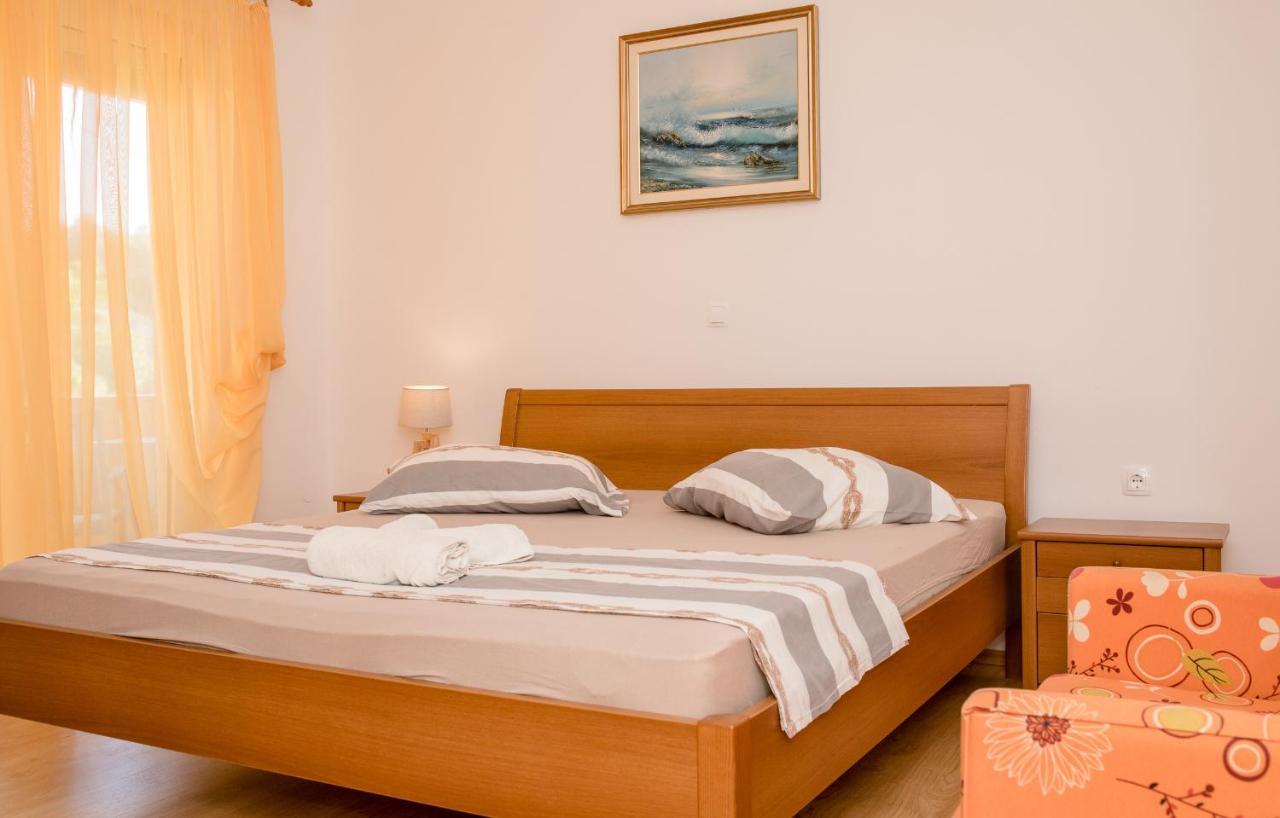 Apartments Silvana In Kampor Luaran gambar