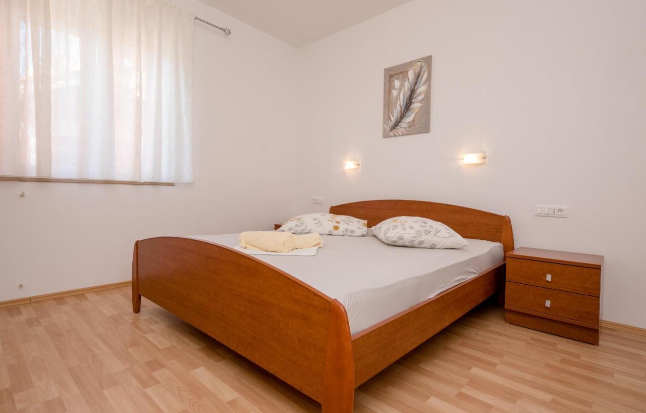 Apartments Silvana In Kampor Luaran gambar