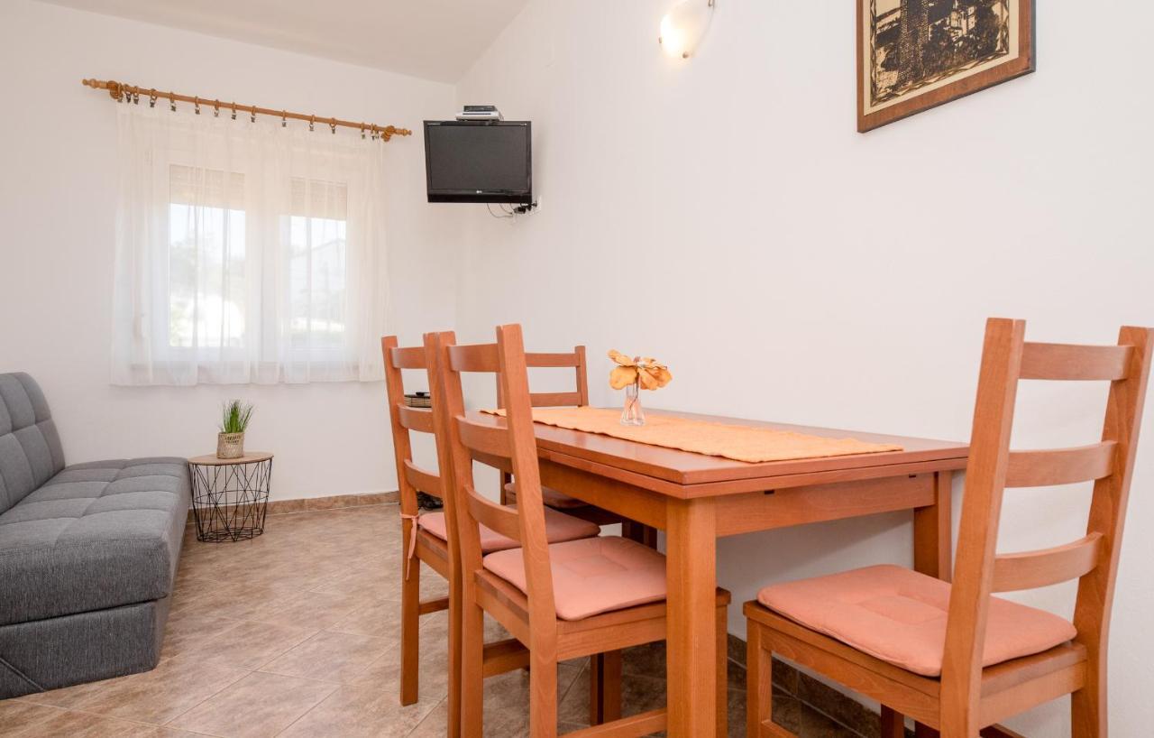 Apartments Silvana In Kampor Luaran gambar